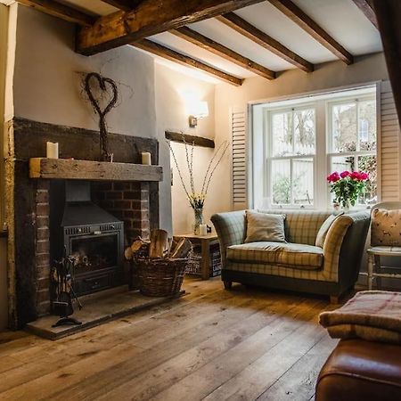 1800 Period Grade 2 Listed Cottage Addingham المظهر الخارجي الصورة