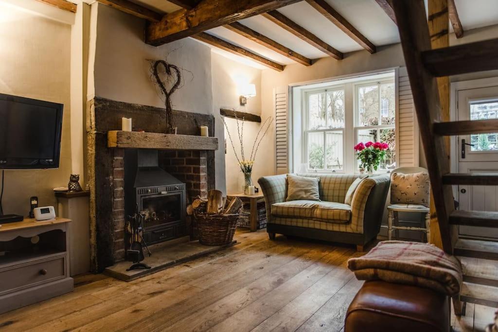 1800 Period Grade 2 Listed Cottage Addingham المظهر الخارجي الصورة