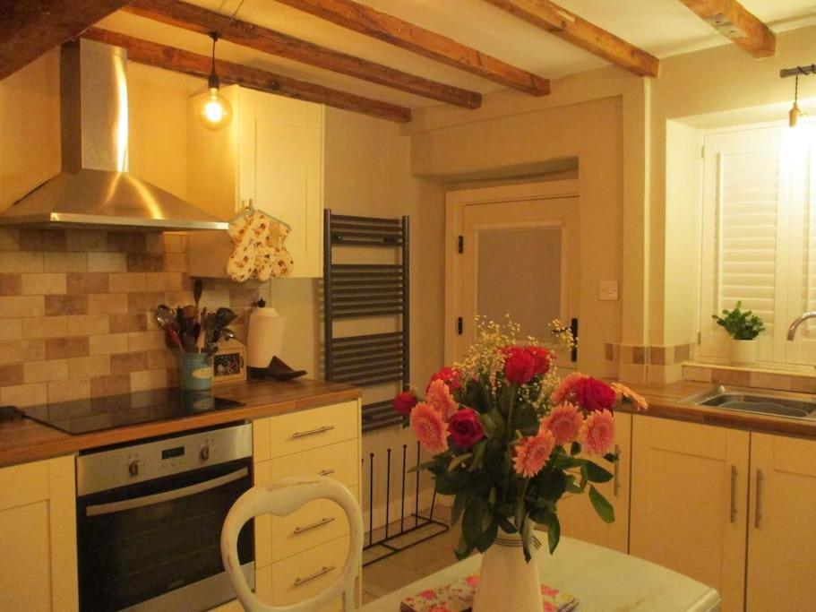 1800 Period Grade 2 Listed Cottage Addingham المظهر الخارجي الصورة