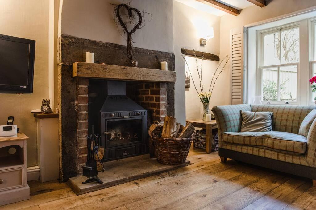 1800 Period Grade 2 Listed Cottage Addingham المظهر الخارجي الصورة