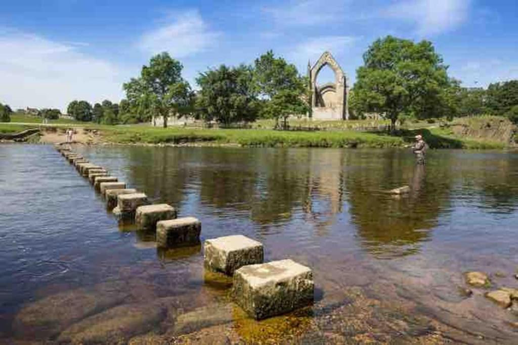 1800 Period Grade 2 Listed Cottage Addingham المظهر الخارجي الصورة