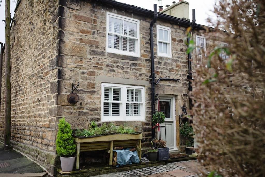 1800 Period Grade 2 Listed Cottage Addingham المظهر الخارجي الصورة